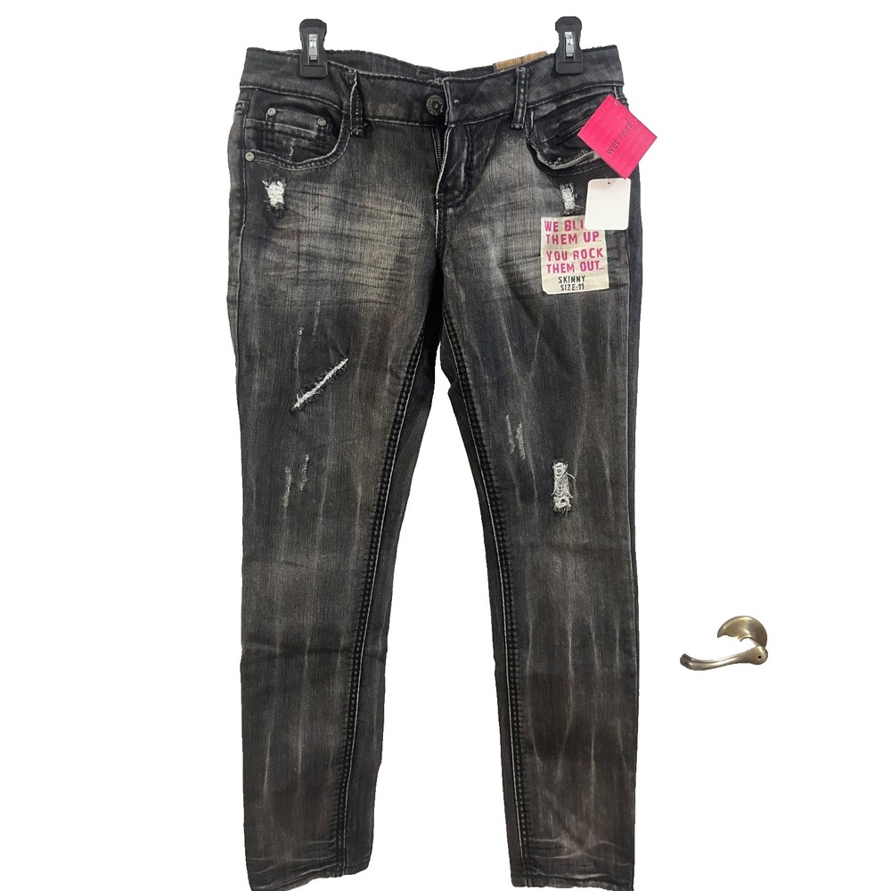 Almost Famous Womens Skinny Jeans Size 11 Faded Black Distressed Studded‎
